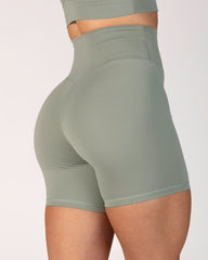 CASSEY Sweeney Short : 6"