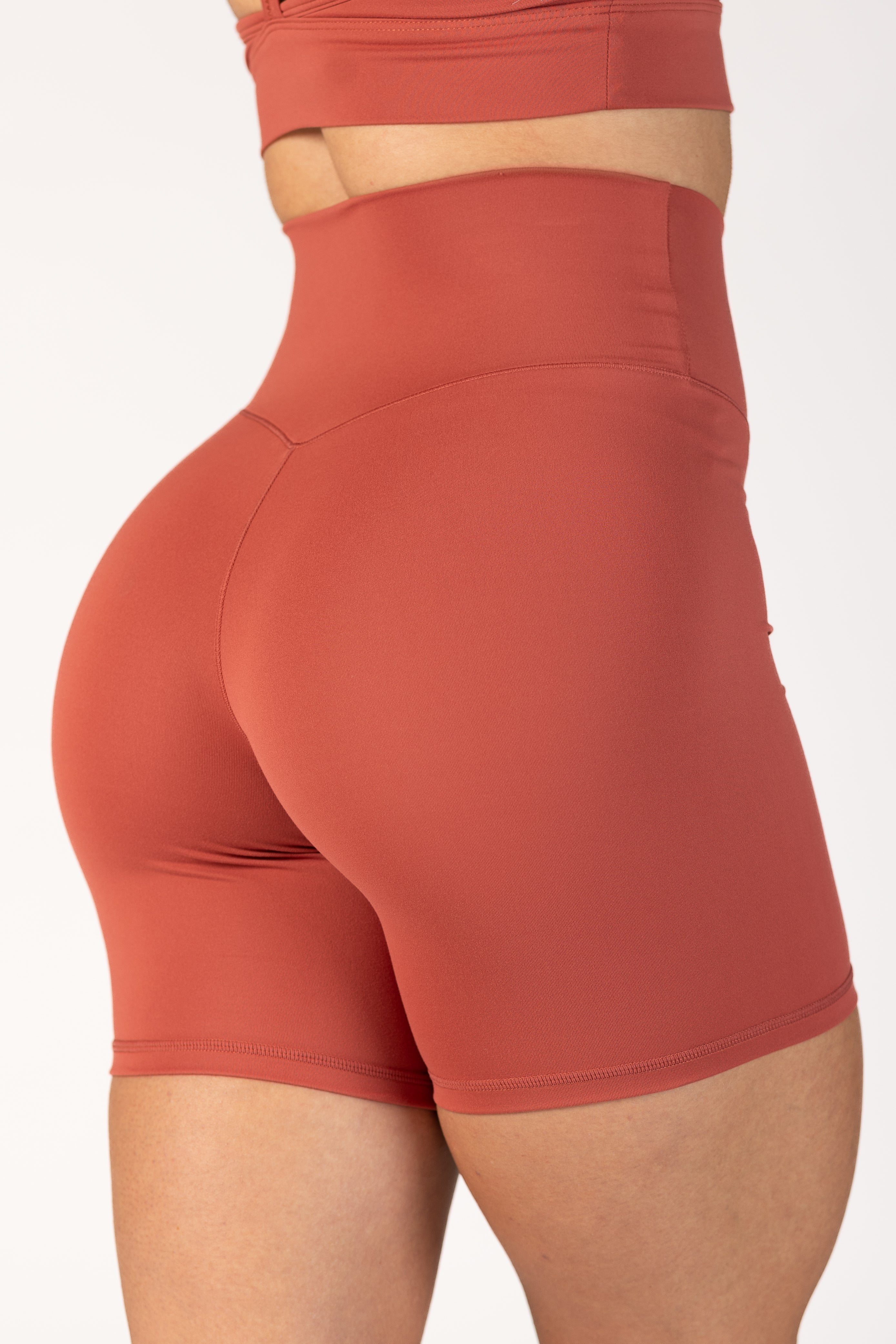 CASSEY Sweeney Short : 6"